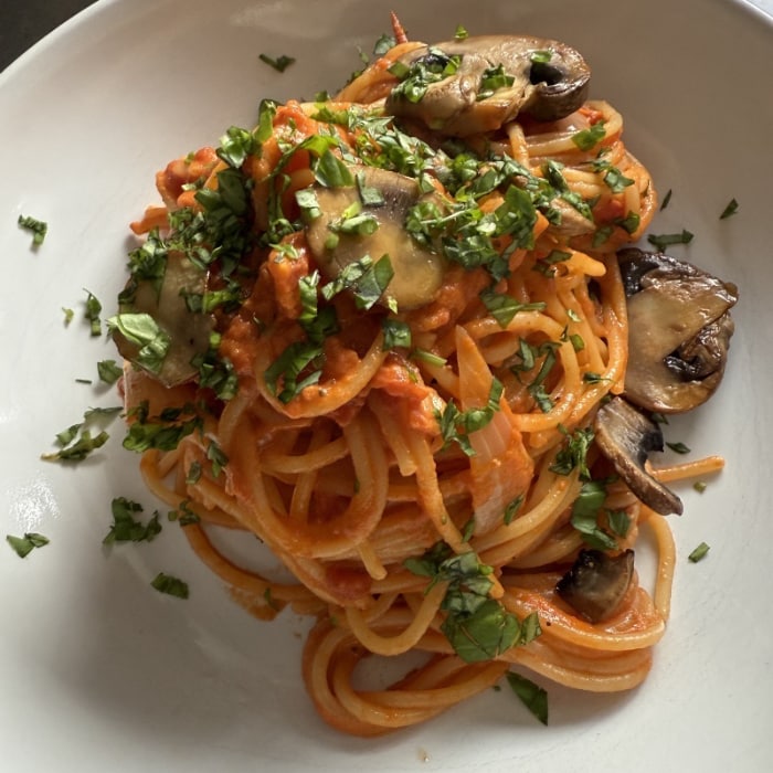 spaghetti with sauce made from tinned tomatoes