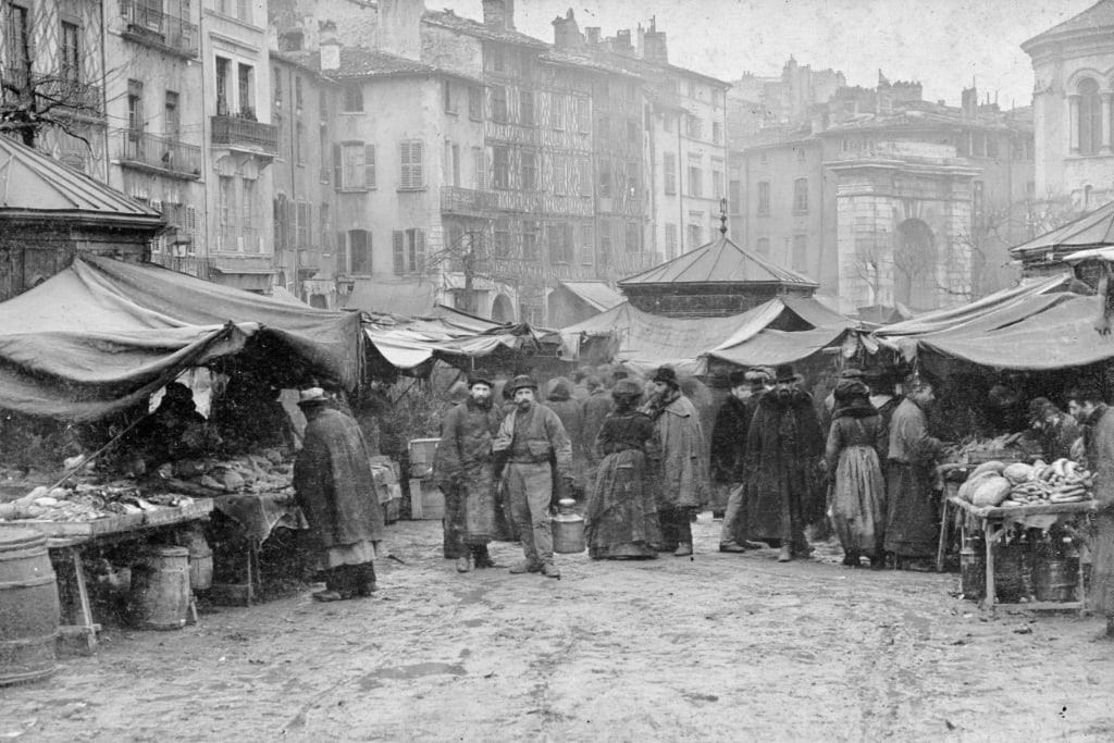 ai image of 1800's France farmers' market